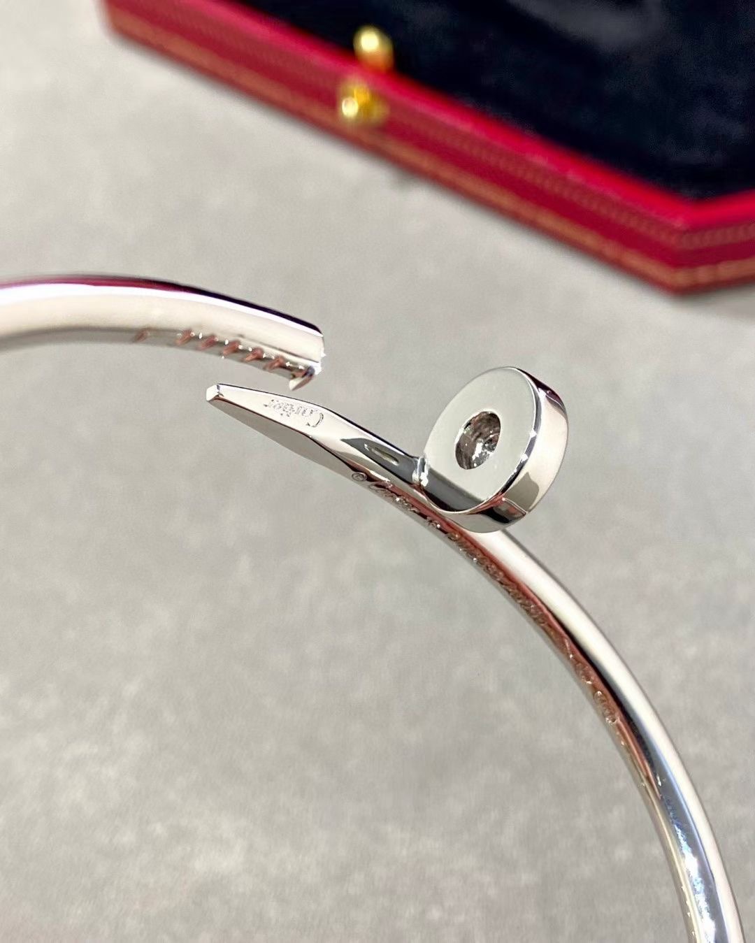 Cartier Cartier 银色 无钻钉子手镯