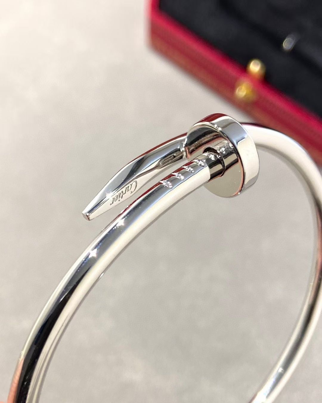 Cartier Cartier 银色 无钻钉子手镯