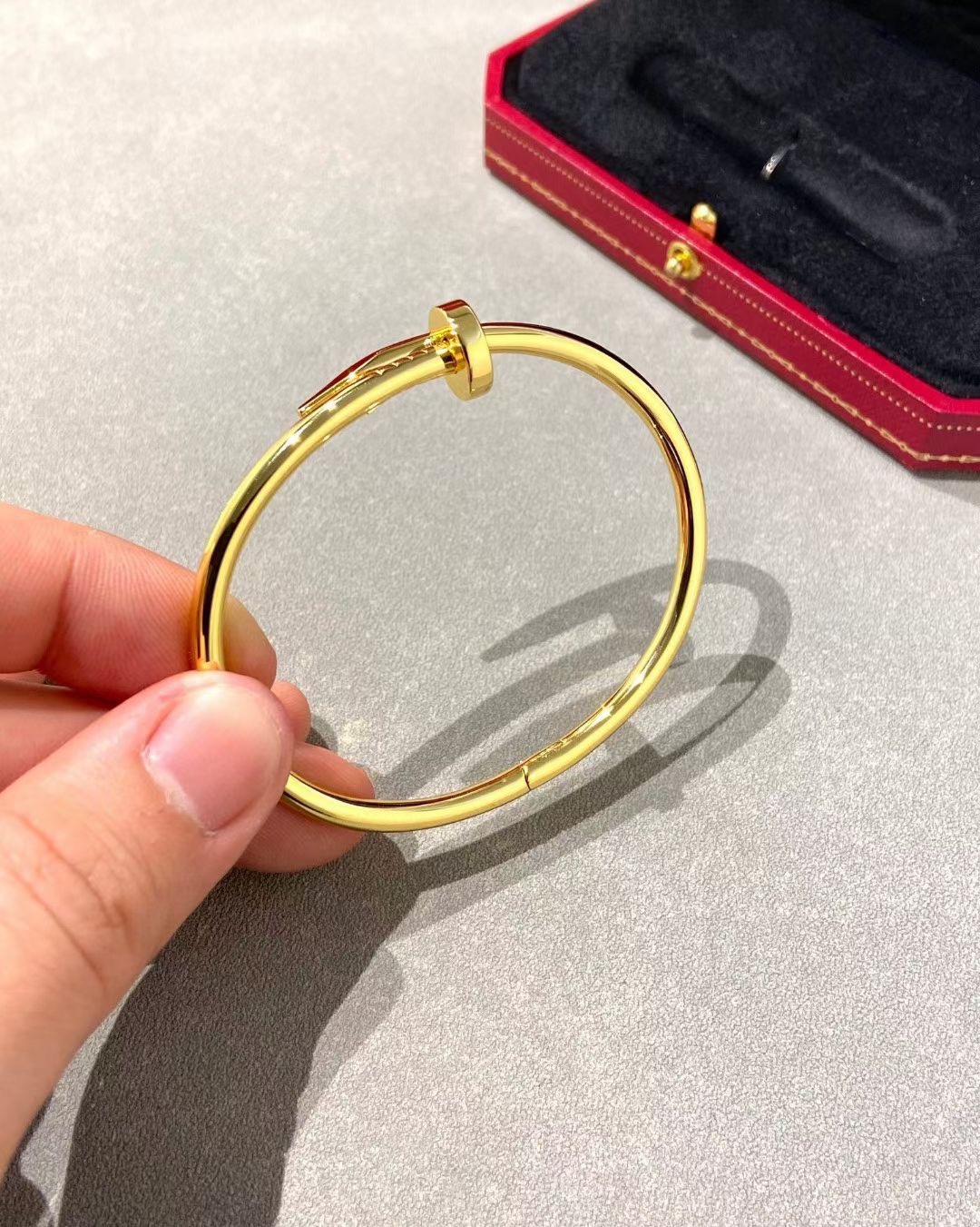 Cartier Cartier 金色 无钻钉子手镯