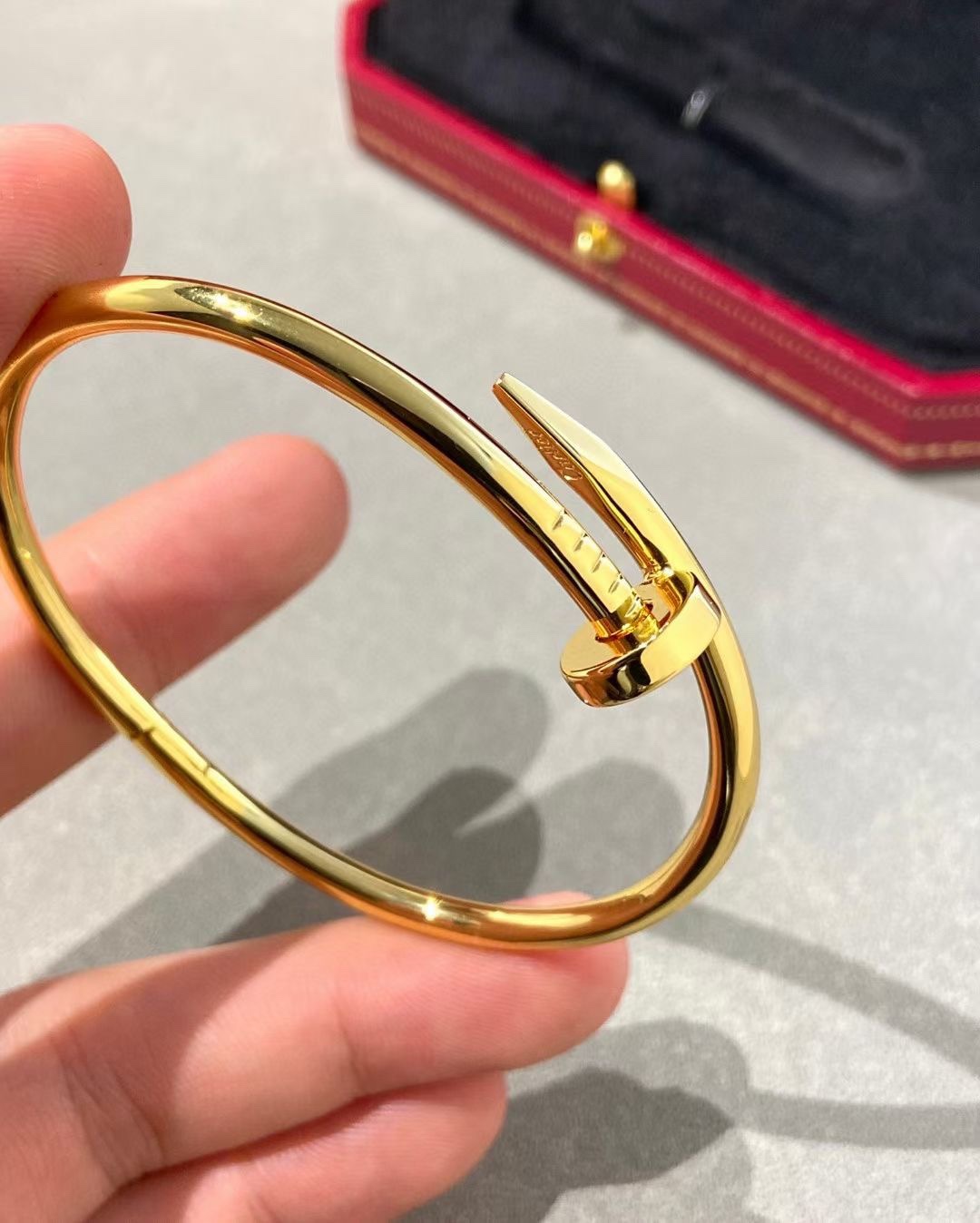 Cartier Cartier 金色 无钻钉子手镯