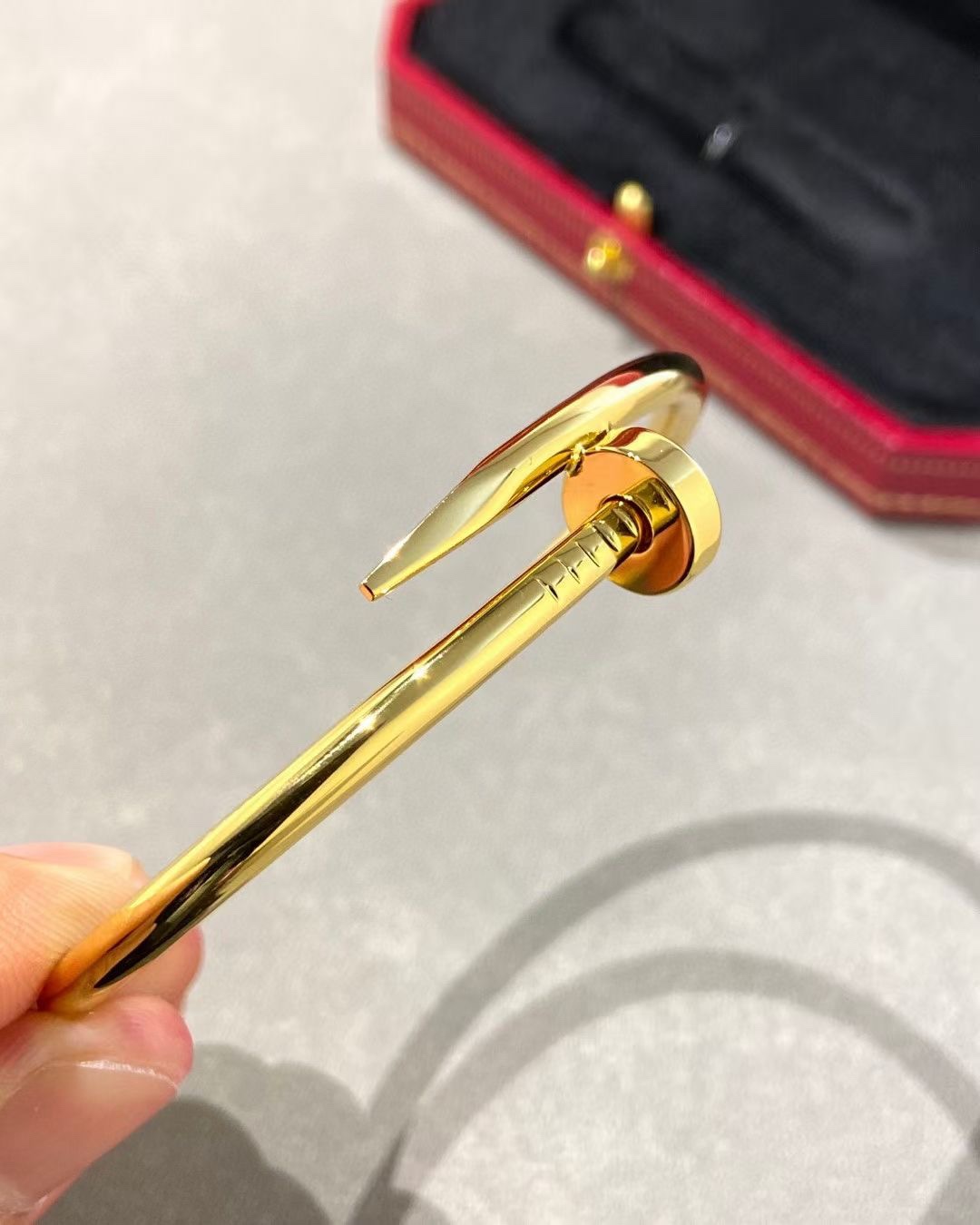 Cartier Cartier 金色 无钻钉子手镯