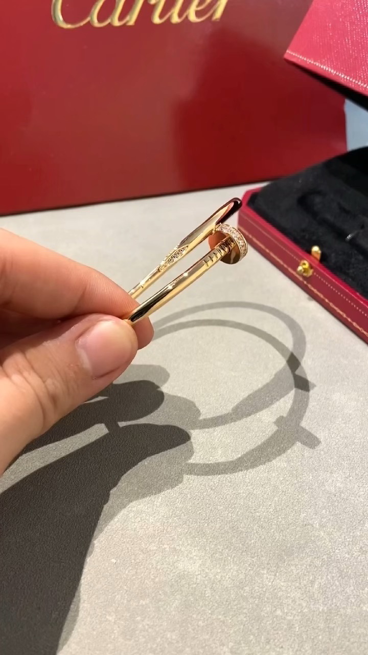 Cartier Cartier 玫瑰金 头尾钻钉子手镯