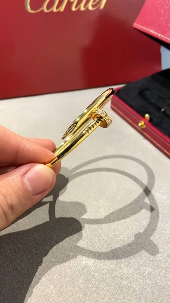 Cartier Cartier 金色 头尾钻钉子手镯
