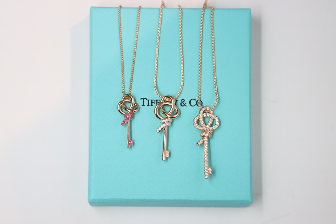 Tiffany & Co. Tiffany&Co. Knot系列 粉钻绳结锁骨项链