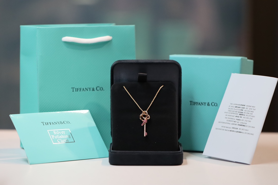Tiffany & Co. Tiffany&Co. Knot系列 粉钻绳结锁骨项链