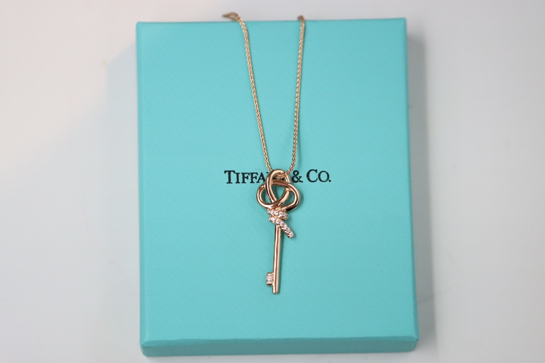 Tiffany & Co. Tiffany&Co. Knot系列 伴钻绳结锁骨项链