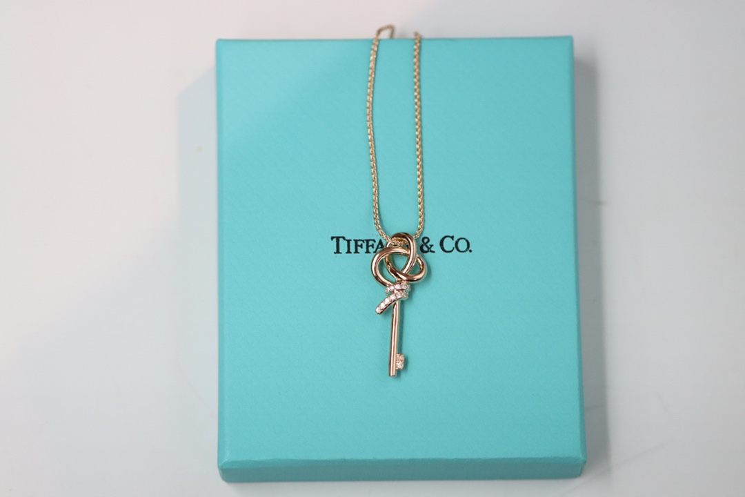 Tiffany & Co. Tiffany&Co. Knot系列 伴钻绳结锁骨项链