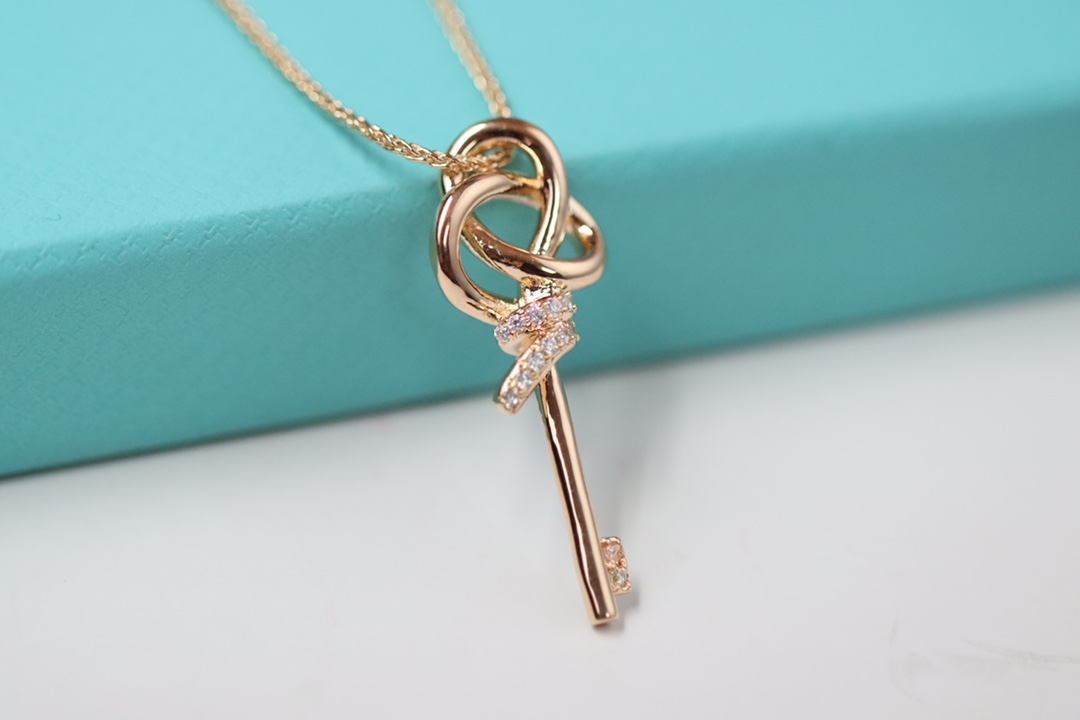 Tiffany & Co. Tiffany&Co. Knot系列 伴钻绳结锁骨项链