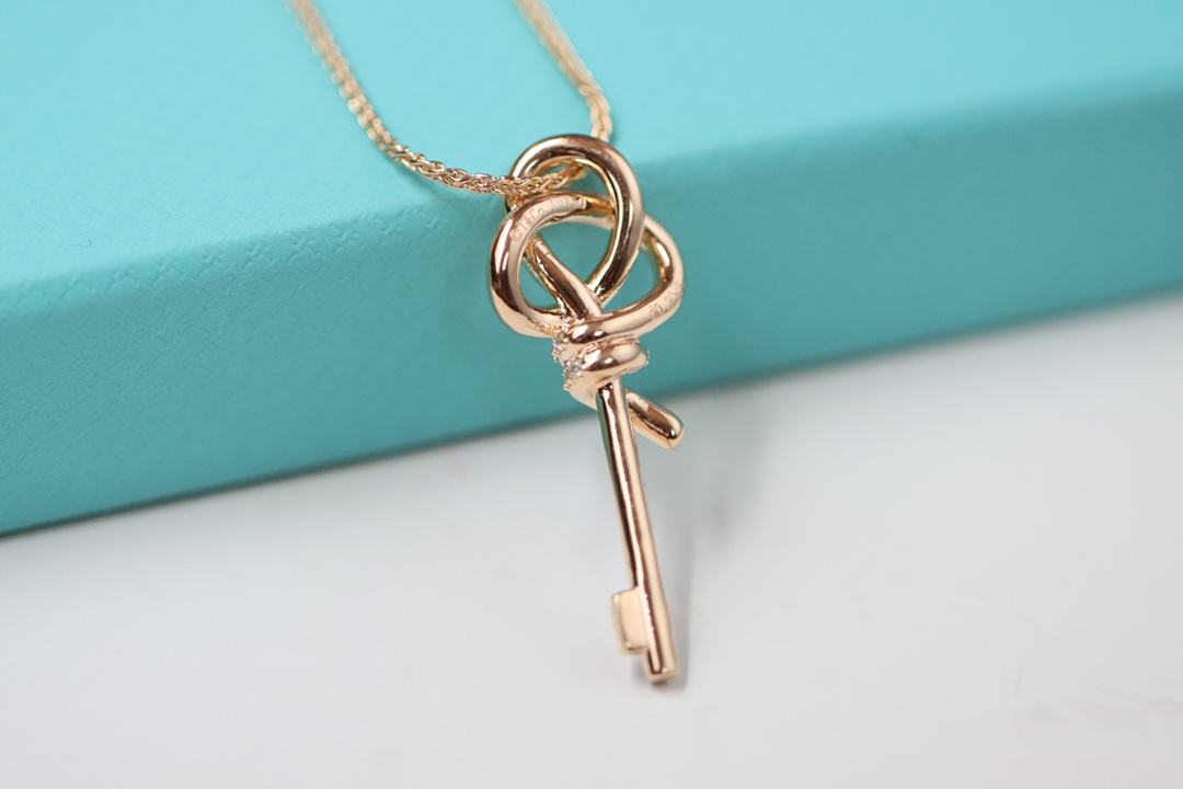 Tiffany & Co. Tiffany&Co. Knot系列 伴钻绳结锁骨项链