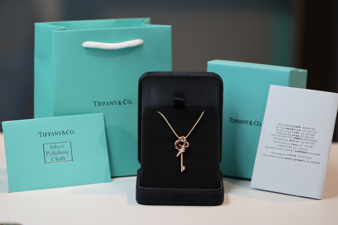 Tiffany & Co. Tiffany&Co. Knot系列 伴钻绳结锁骨项链