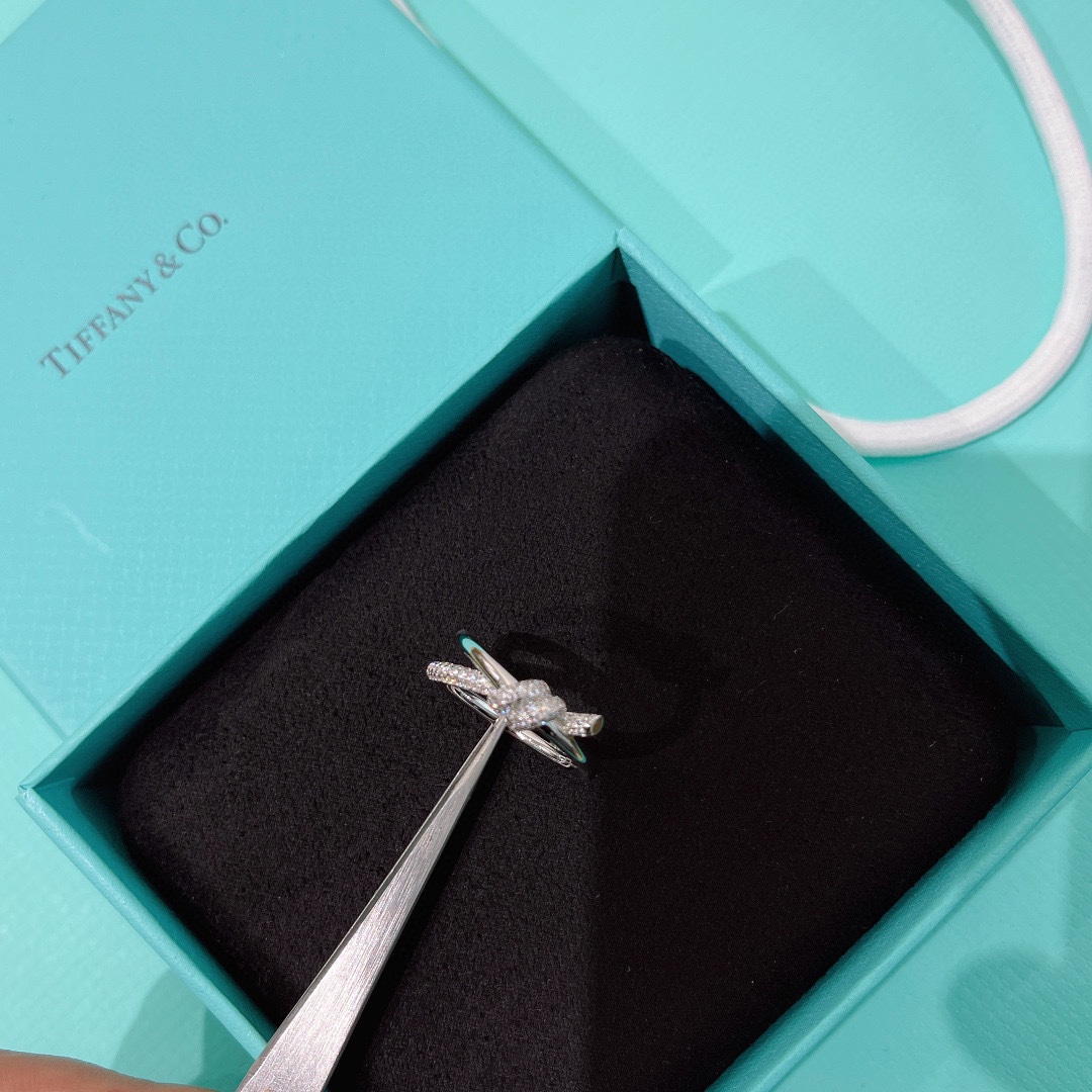 Tiffany & Co. Tiffany&Co. Knot系列绳结带钻 戒指