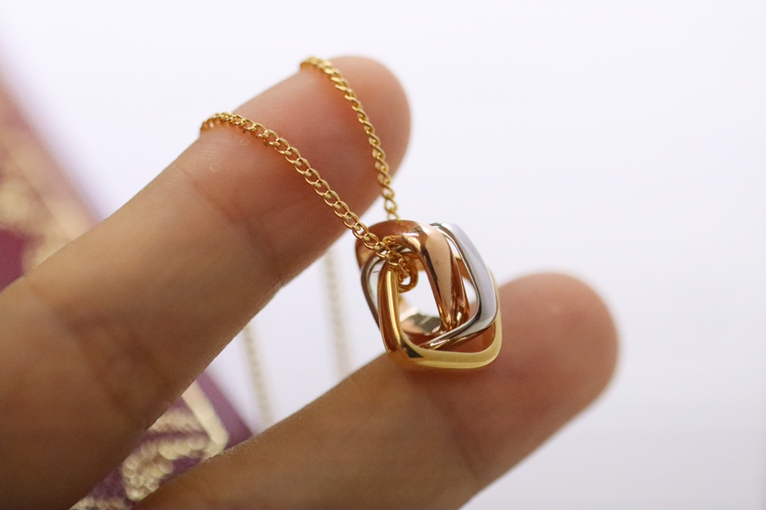 Cartier Cartier/卡地亚 三色三环方形 锁骨项链