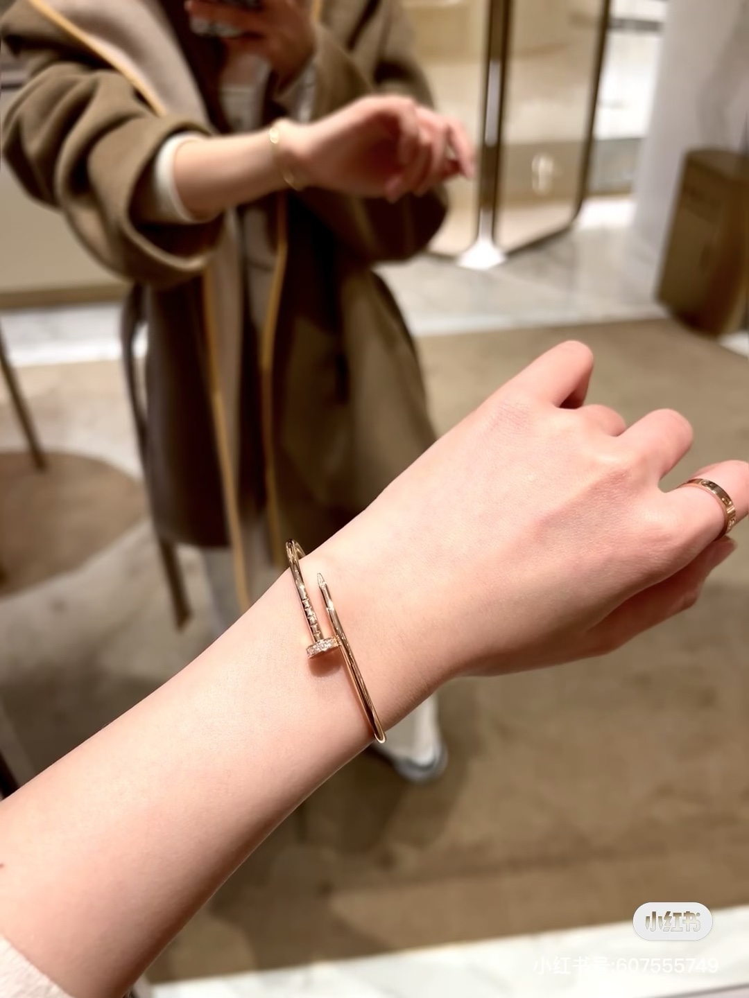 Cartier Cartier 银色头尾钻细版钉子手镯