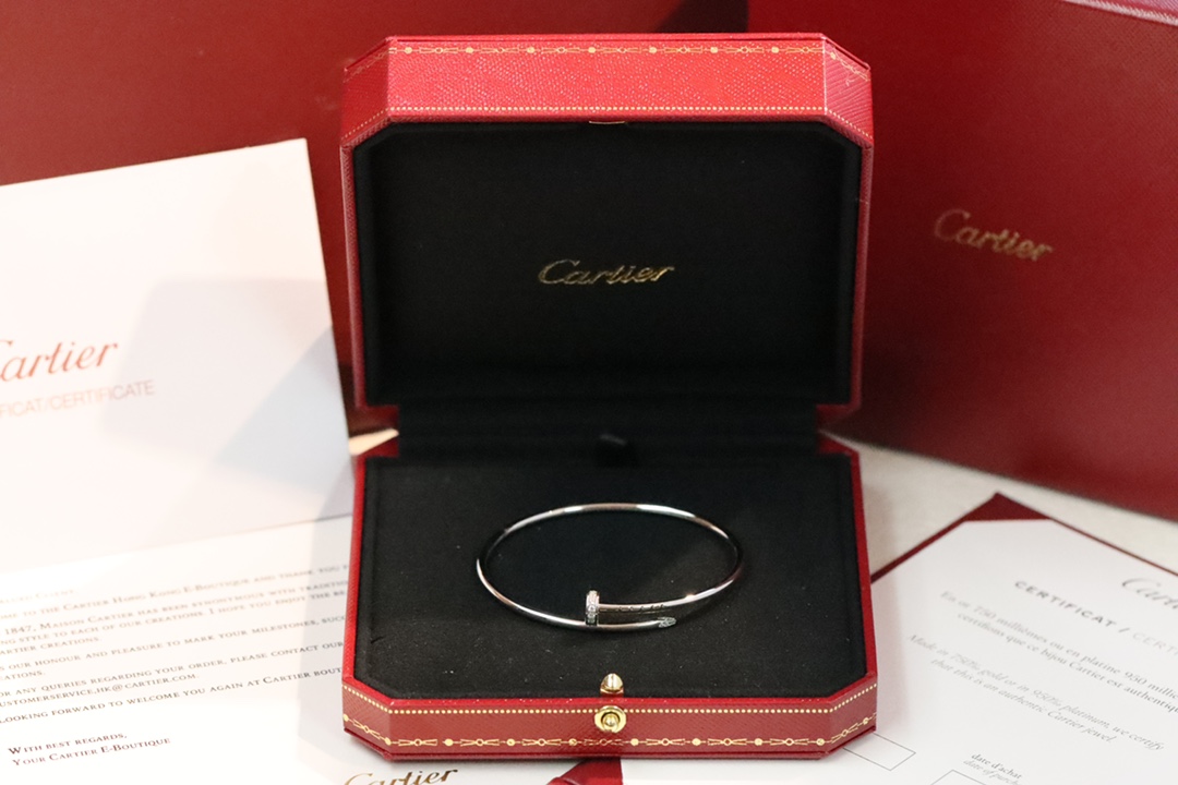 Cartier Cartier 银色头尾钻细版钉子手镯