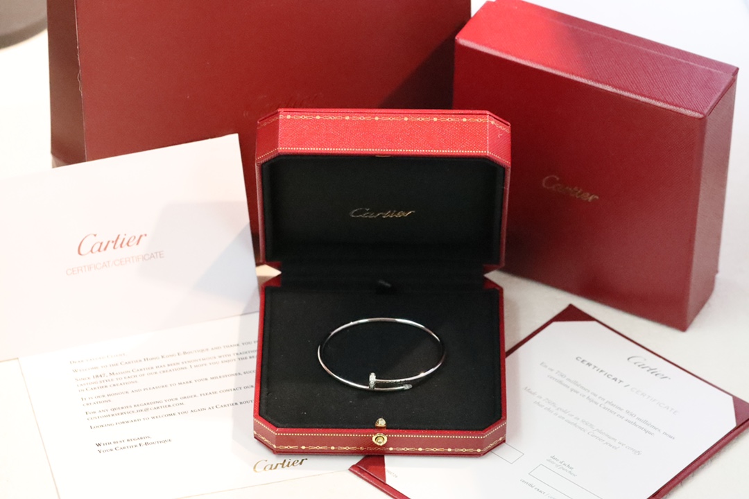 Cartier Cartier 银色头尾钻细版钉子手镯