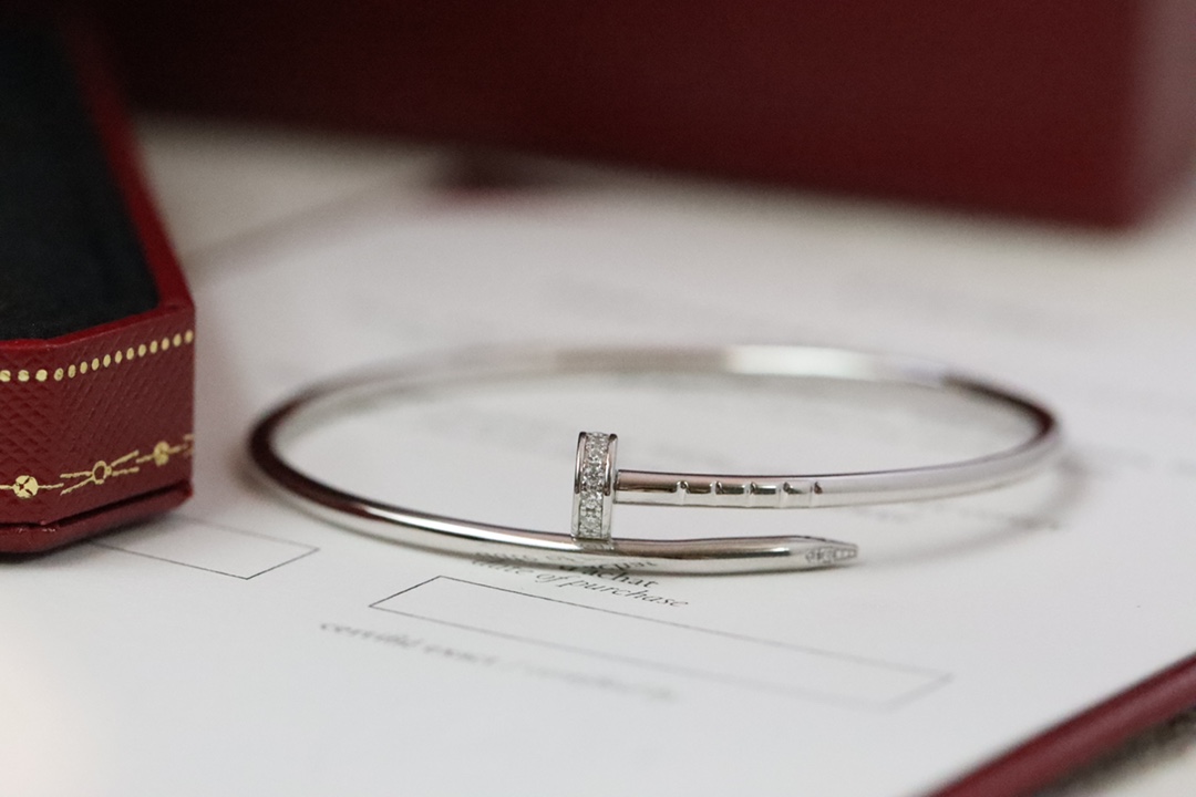 Cartier Cartier 银色头尾钻细版钉子手镯