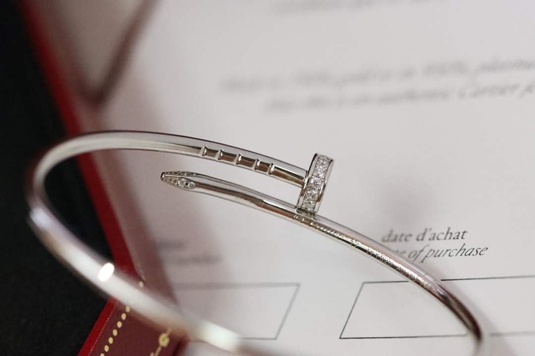Cartier Cartier 银色头尾钻细版钉子手镯