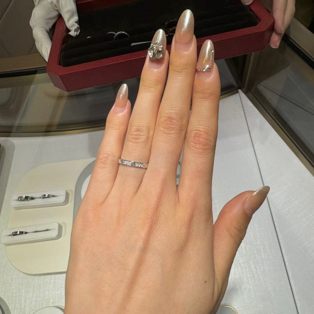 Cartier Cartier 银色 窄版满天星两排钻戒指