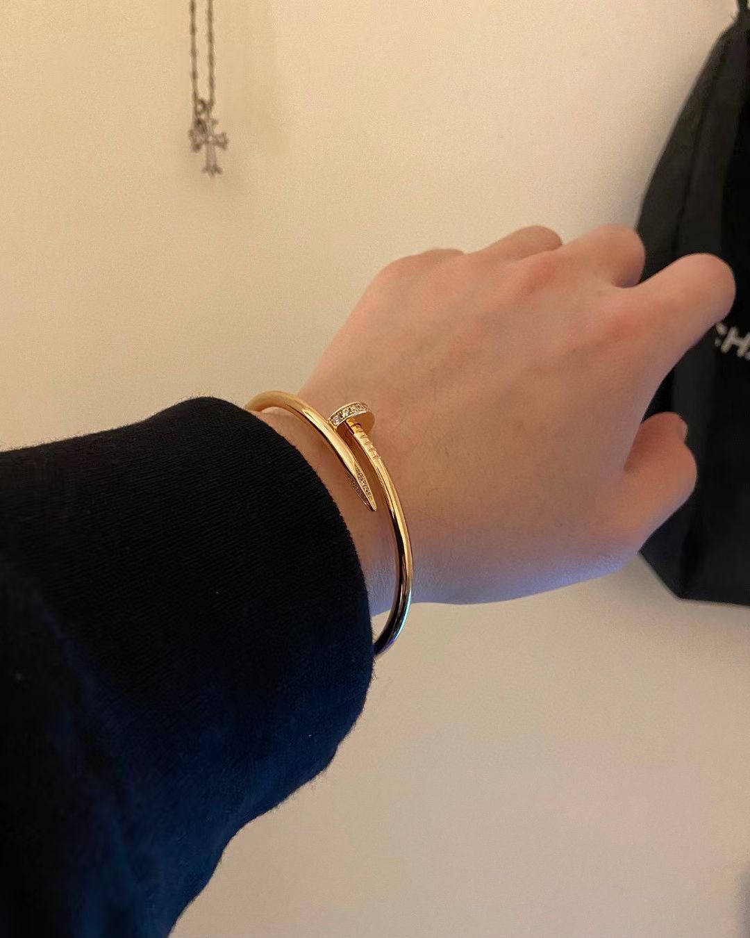 Cartier Cartier 玫瑰金 头尾钻钉子手镯