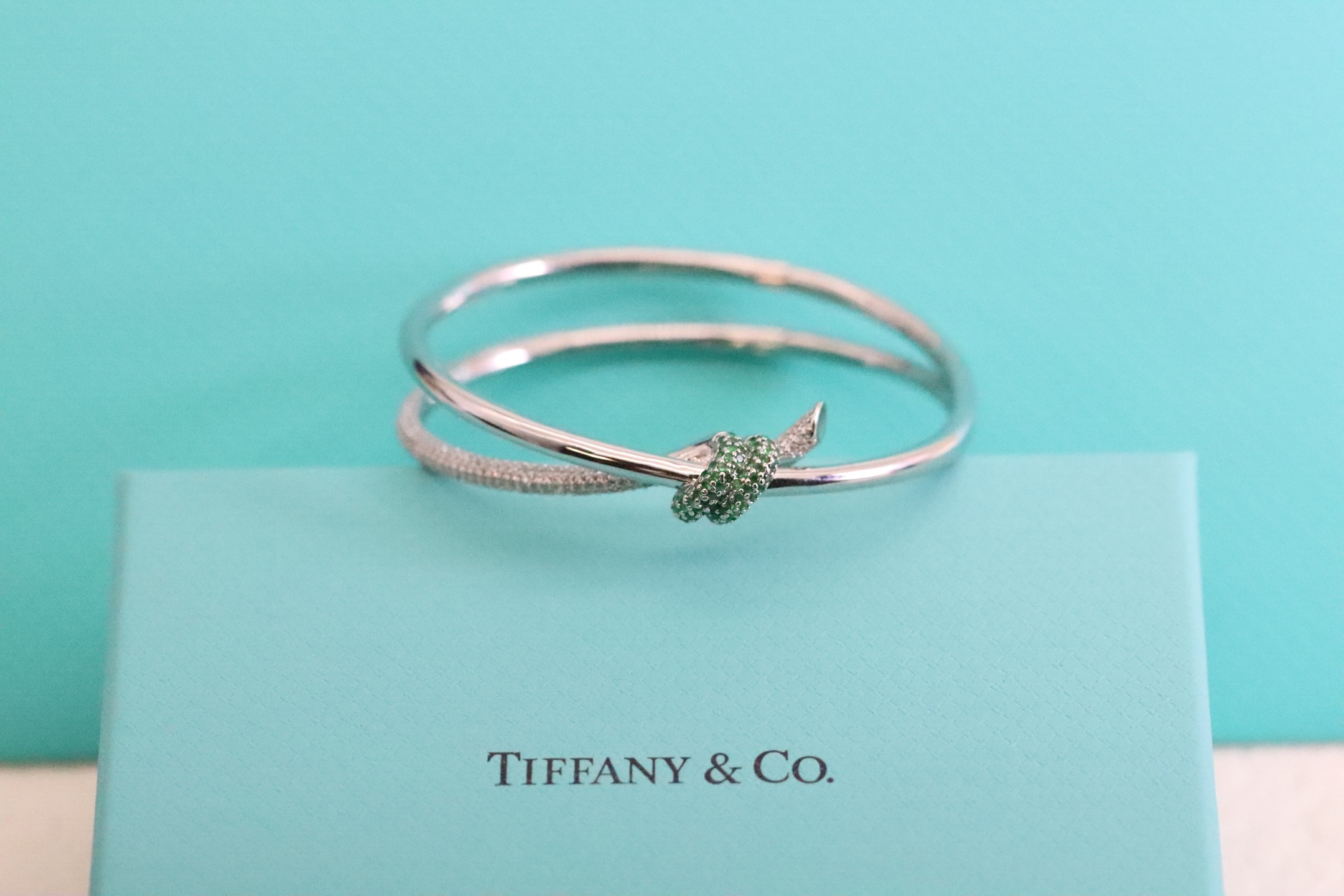 Tiffany & Co. Tiffany&Co. T Knot系列 绿钻绳结手镯