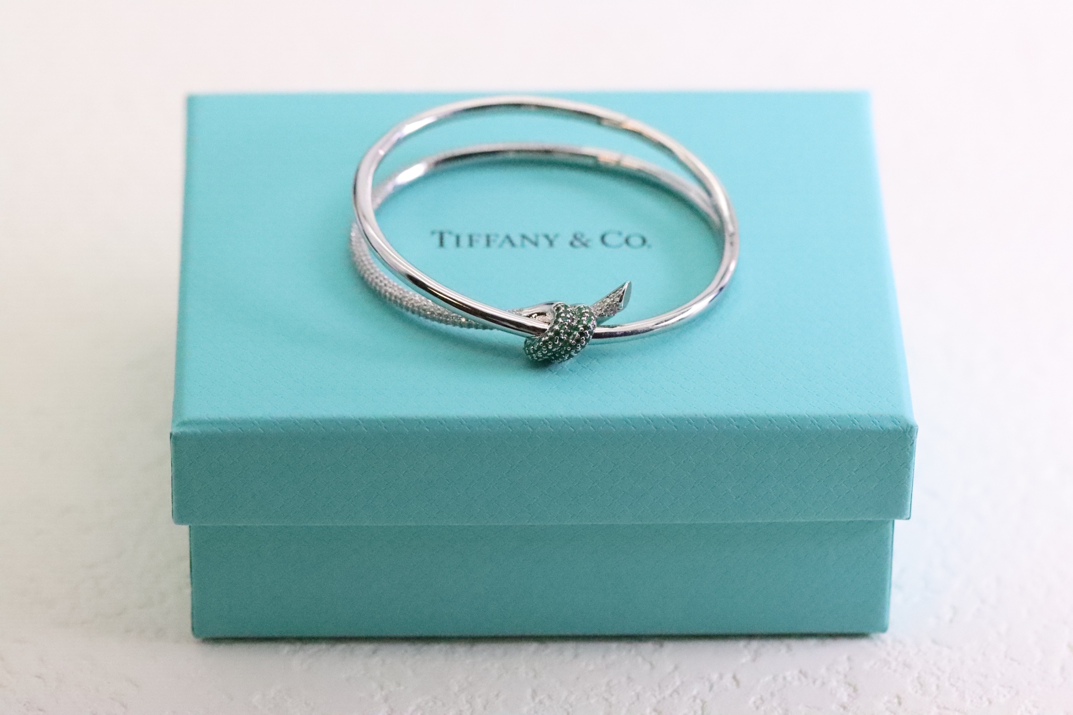 Tiffany & Co. Tiffany&Co. T Knot系列 绿钻绳结手镯