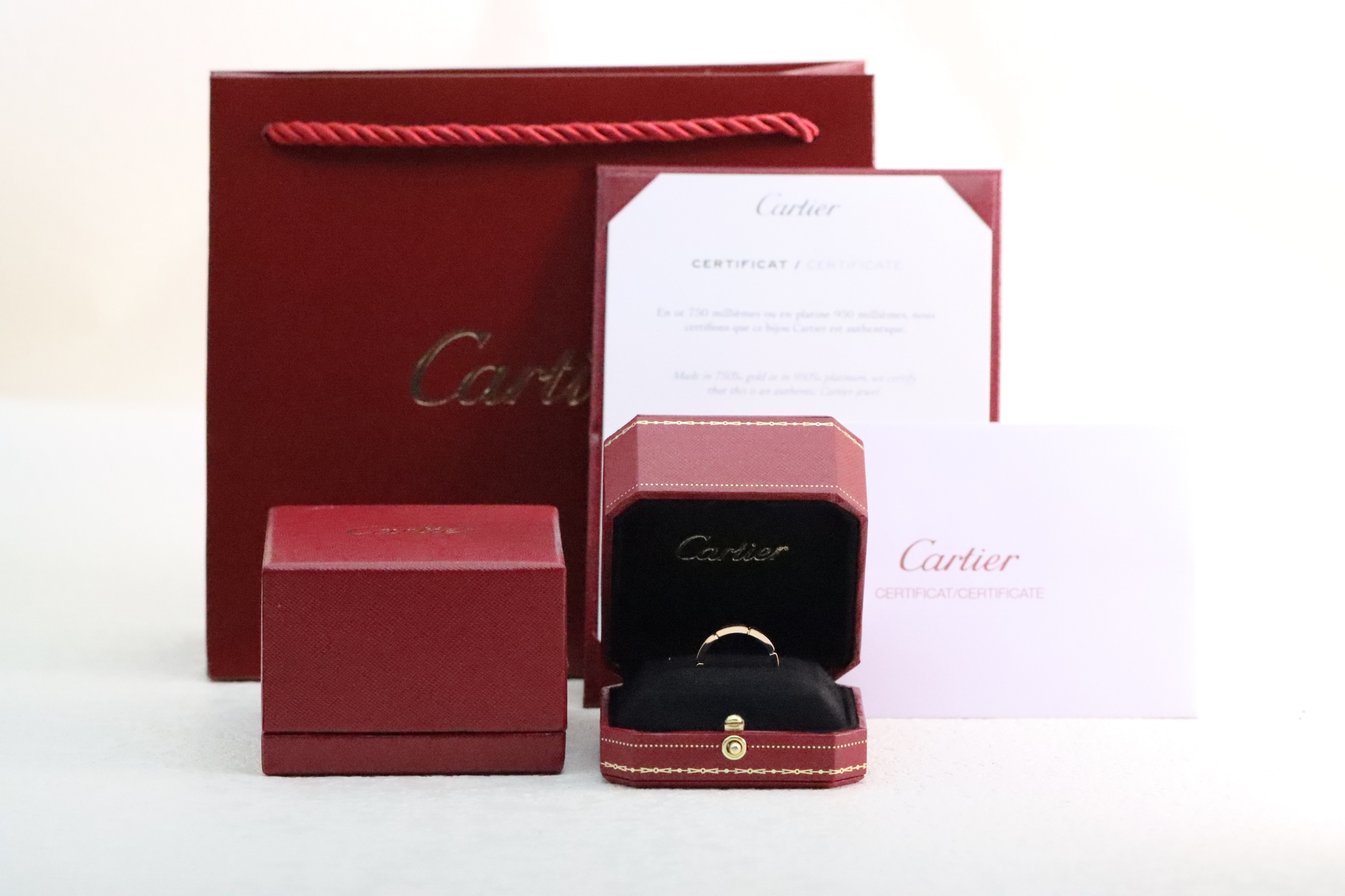 Cartier Cartier 新款镶钻签名情侣戒指 三色可选