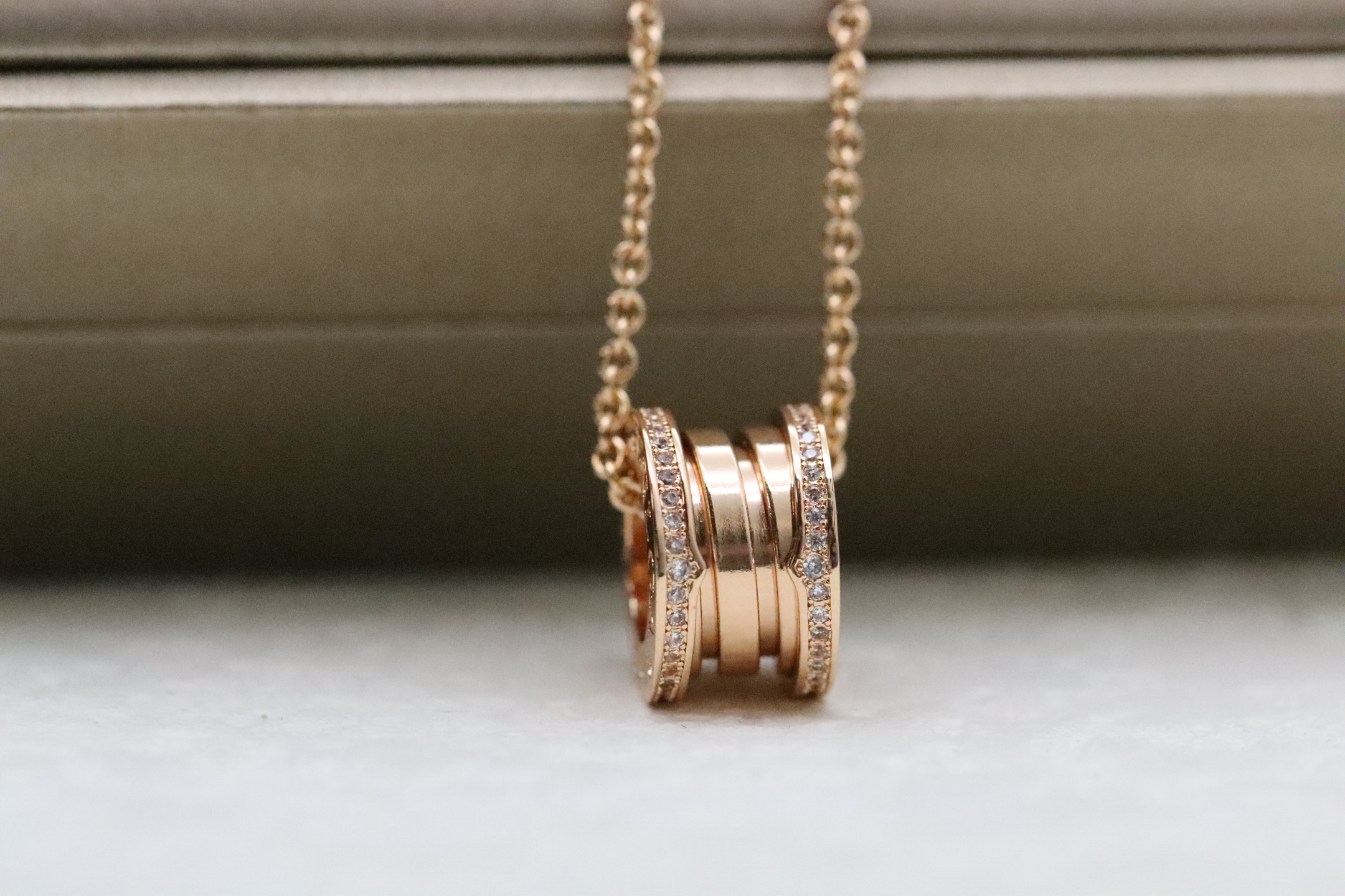 BVLGARI Bvlgari veerketting uniek elektroplatingproces 18K echt goud kwaliteit - topkwaliteit