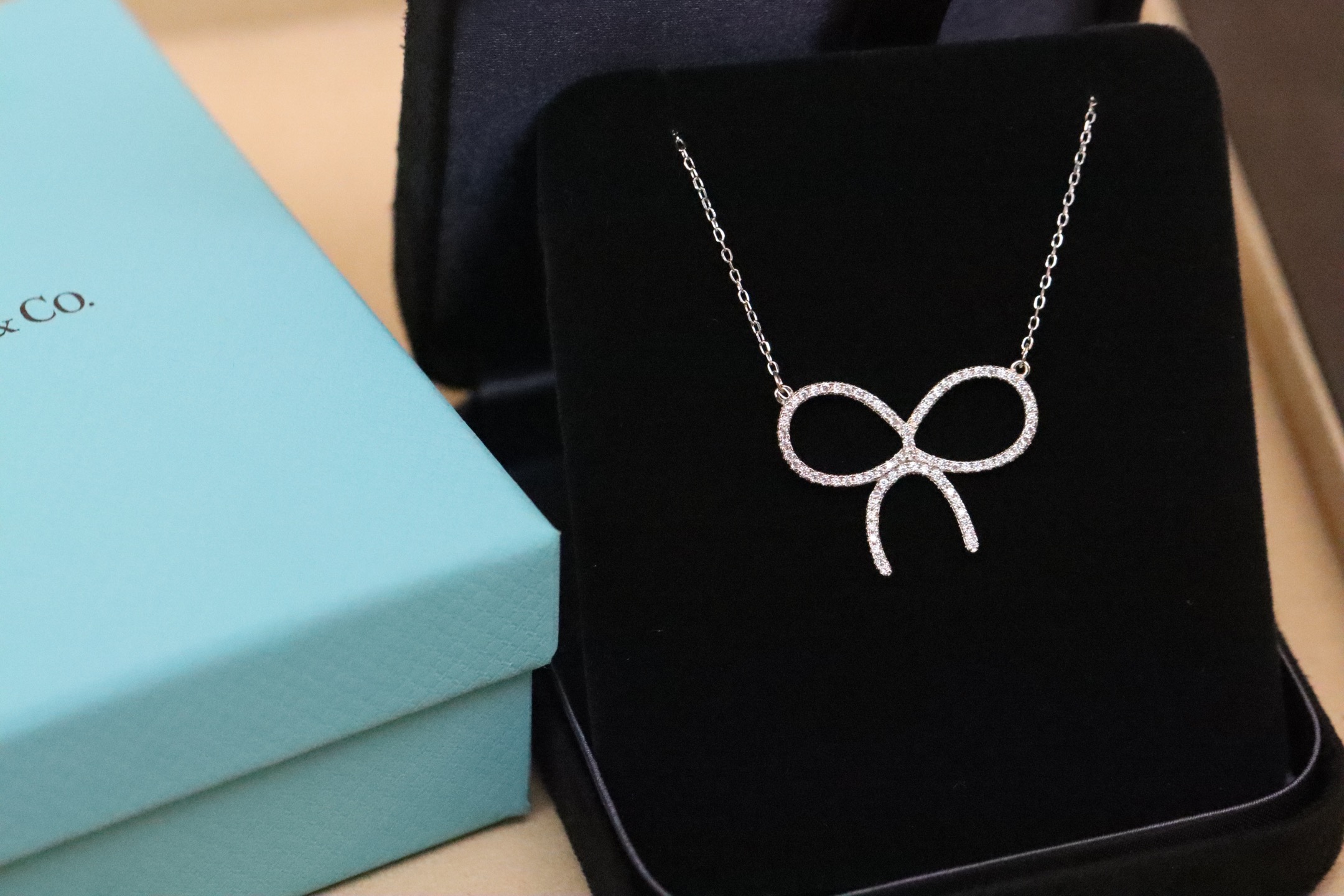 Tiffany & Co. Tiffany&Co. 银色蝴蝶结满钻锁骨项链