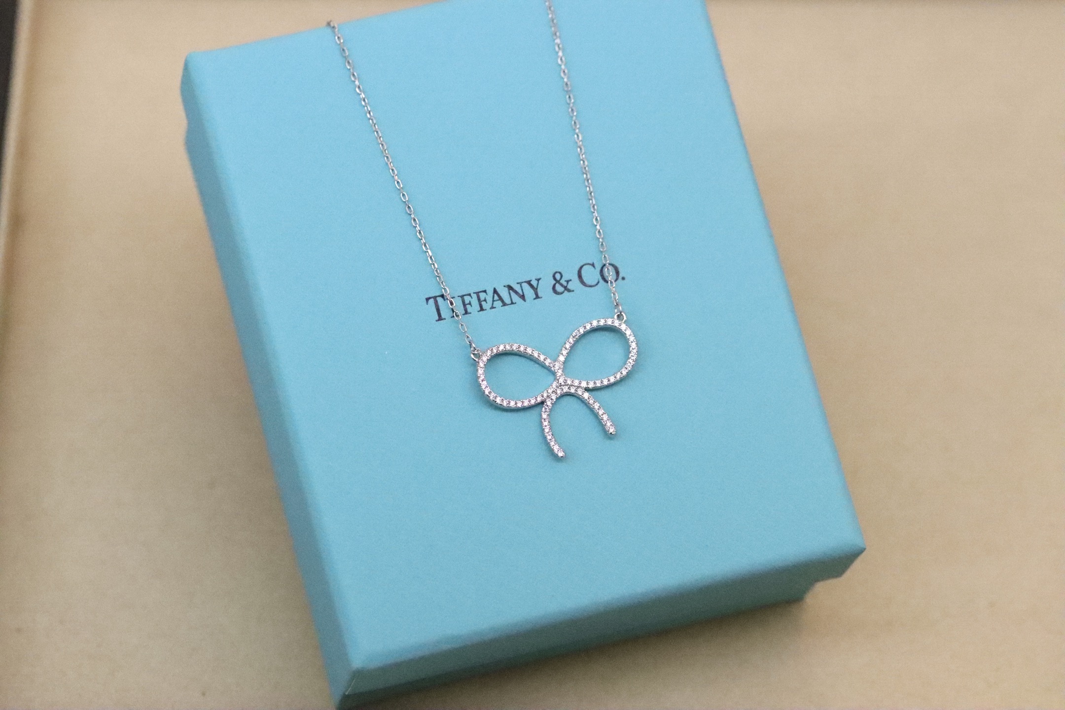 Tiffany & Co. Tiffany&Co. 银色蝴蝶结满钻锁骨项链