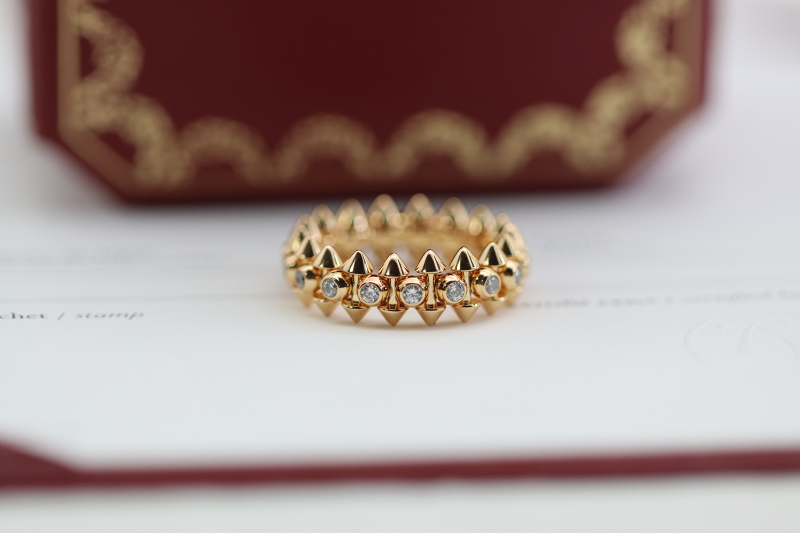 Cartier Cartier 卡地亚新款满钻子弹头 铆钉戒指 新款