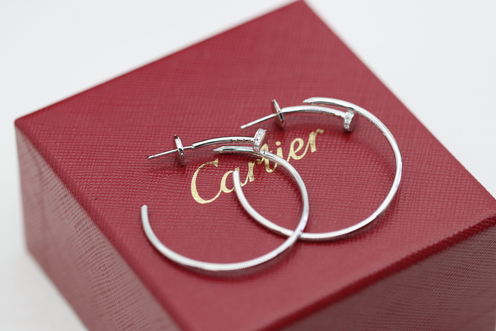 Cartier Cartier 银色 头尾钻钉子耳环