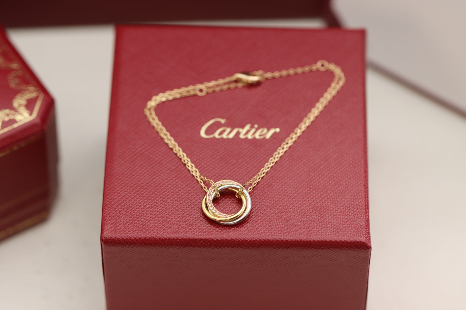 Cartier Cartier 卡地亚trinity系列三色金粉钻三环手链