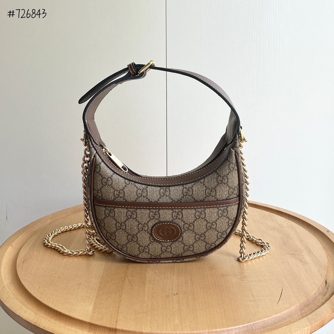 Toma real # Número de estilo: 726843 Tamaño; Bolso mini con forma de media luna GG de 22x 12,5x 5cm. Este mini bolso ad…