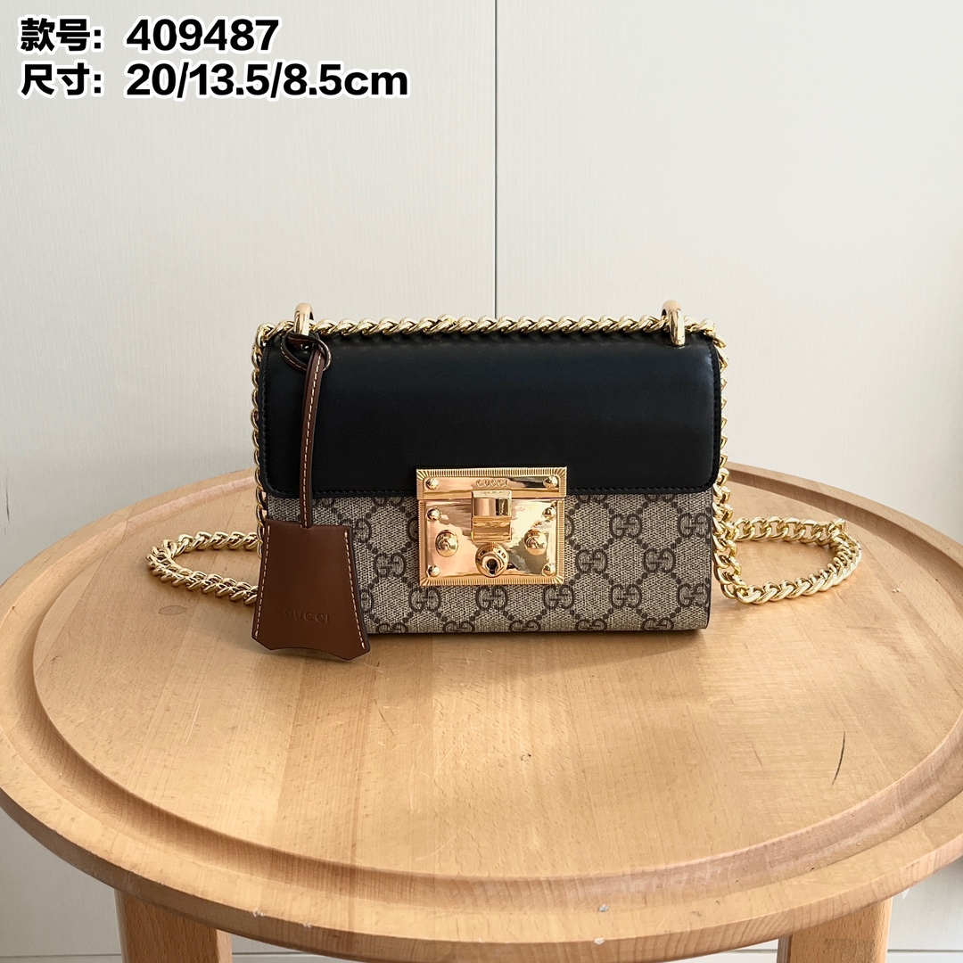 实拍#

款号：
尺寸：20x13.5x8.5cm

小号GUCCI padlock锁扣包
一款有结构感
