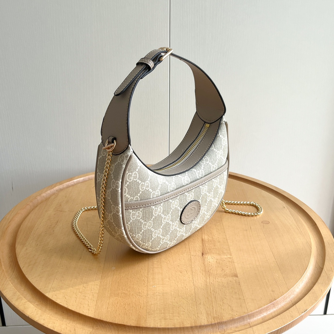 实拍#

款号：
尺寸；22x 12.5x 5cm

GG半月造型迷你手袋，
这款迷你手袋采用新月造型搭