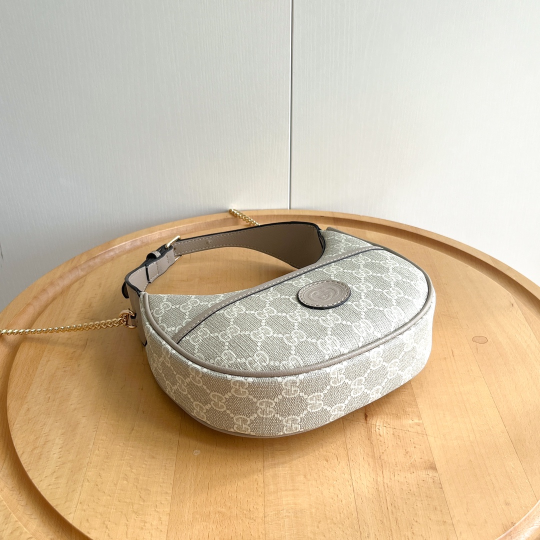 实拍#

款号：
尺寸；22x 12.5x 5cm

GG半月造型迷你手袋，
这款迷你手袋采用新月造型搭