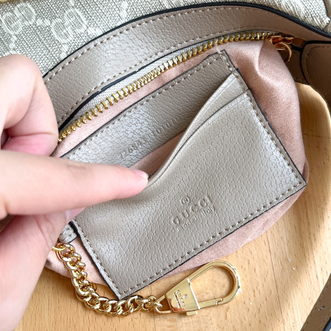 实拍#

款号：
尺寸；22x 12.5x 5cm

GG半月造型迷你手袋，
这款迷你手袋采用新月造型搭