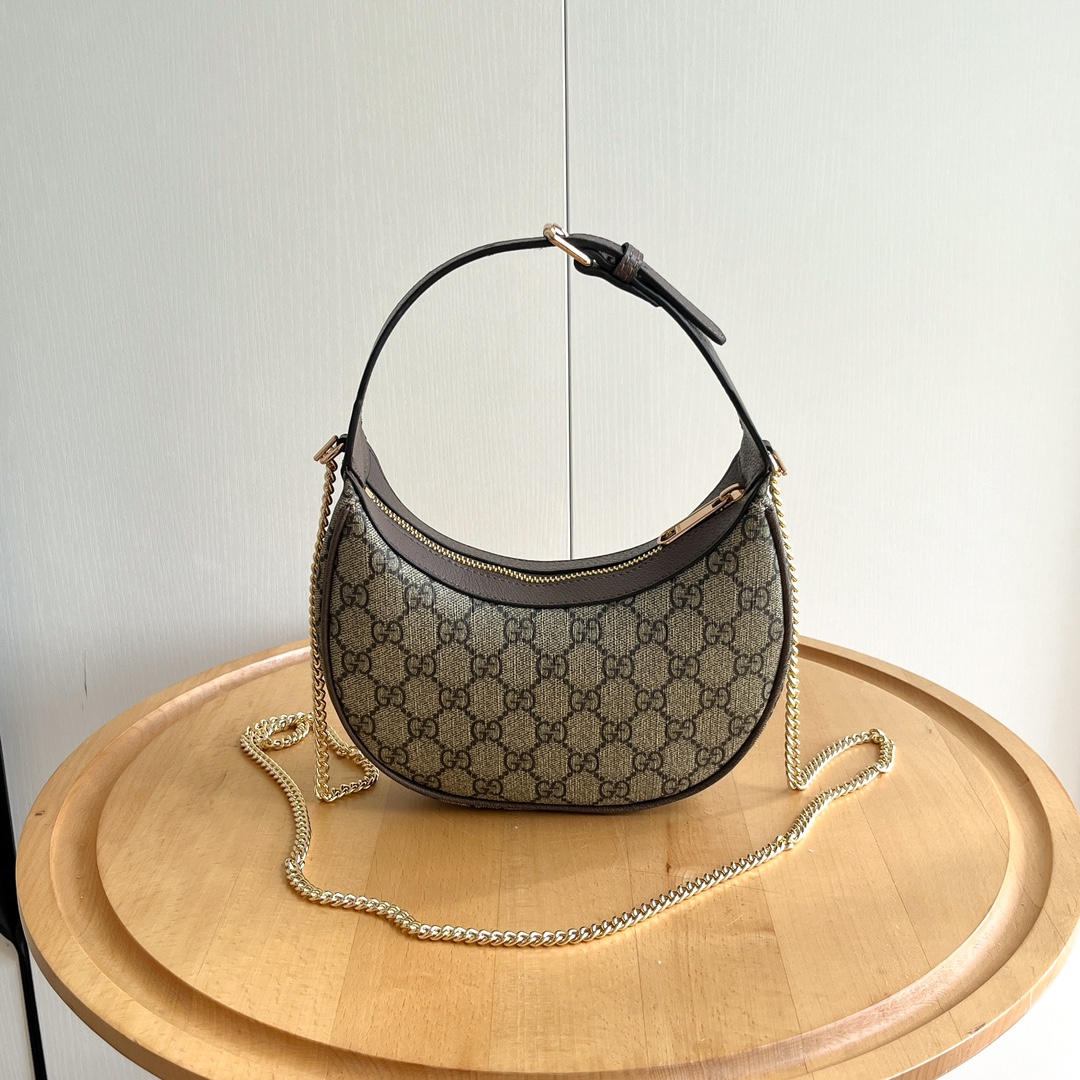 实拍#

款号：
尺寸；22x 12.5x 5cm

GG半月造型迷你手袋，
这款迷你手袋采用新月造型搭