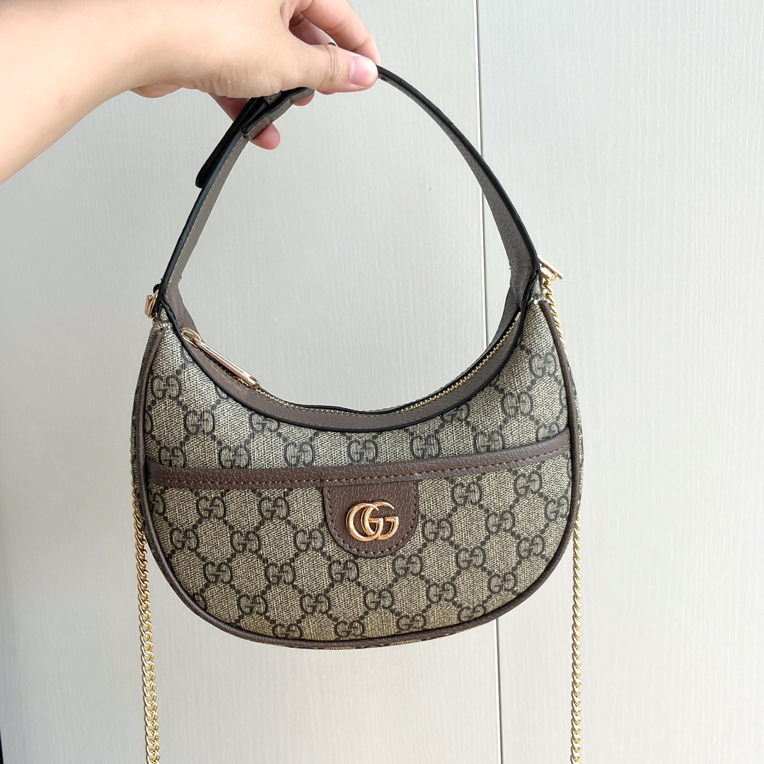 实拍#

款号：
尺寸；22x 12.5x 5cm

GG半月造型迷你手袋，
这款迷你手袋采用新月造型搭