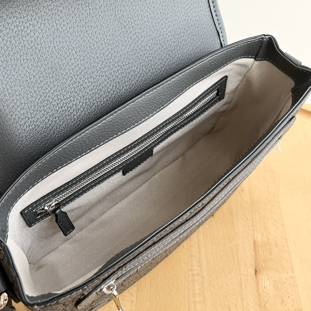 Ophidiaシリーズ郵差包 - 磁力翻蓋扣と可調節式肩帶付き