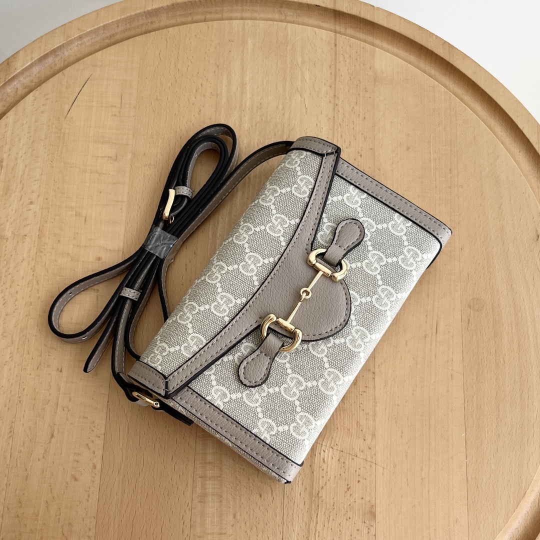 Gucci 699296 Beige GG Supreme 18 12 5cm crossbody everyday