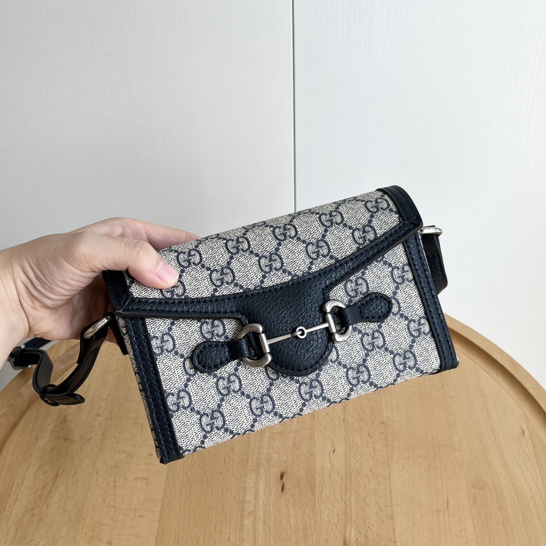 Gucci 699296 GG Supreme 18 12 5cm crossbody everyday