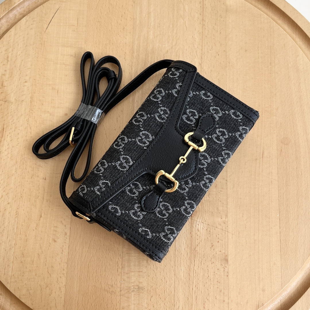 Gucci 699296 Black GG canvas 18 12 5cm crossbody everyday