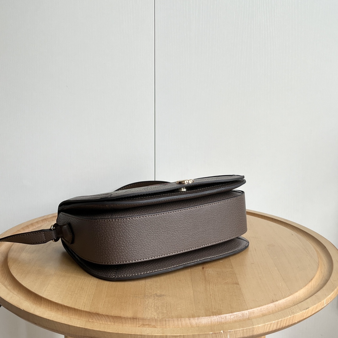 实拍#

型号：
尺寸：25*18*9cm

2020年新品在最新的收藏中，新的shap-e加入了off