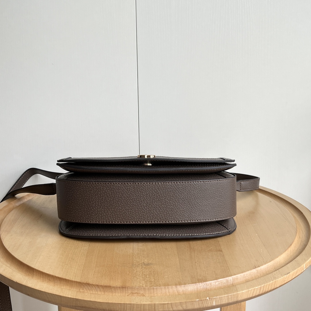 实拍#

型号：
尺寸：25*18*9cm

2020年新品在最新的收藏中，新的shap-e加入了off