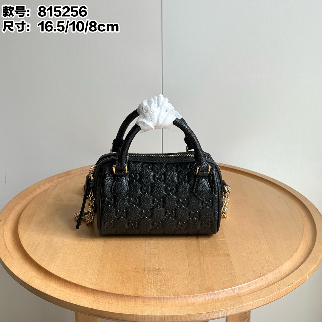 Toma real # Número de estilo: 815256 Tamaño: 16,5 * 10 * 8 cm 𝗚𝗚 𝗘𝗺𝗯𝗹𝗲𝗺 serie mini Boston, este bolso reinterpr…