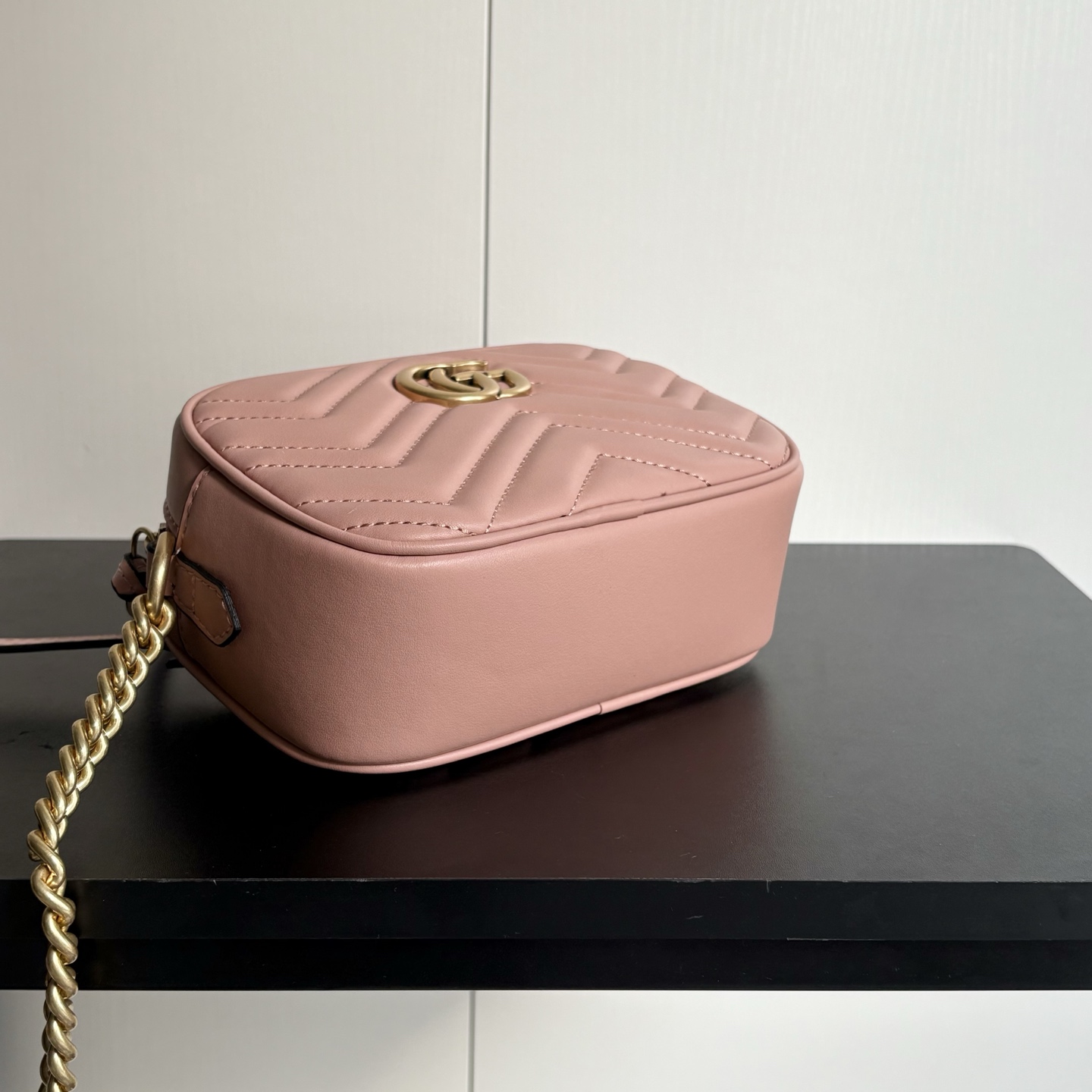 升级版实拍#

型号：裸粉
尺寸：18*12*6牛皮

GG marmont系列nano精致可爱
皮质五