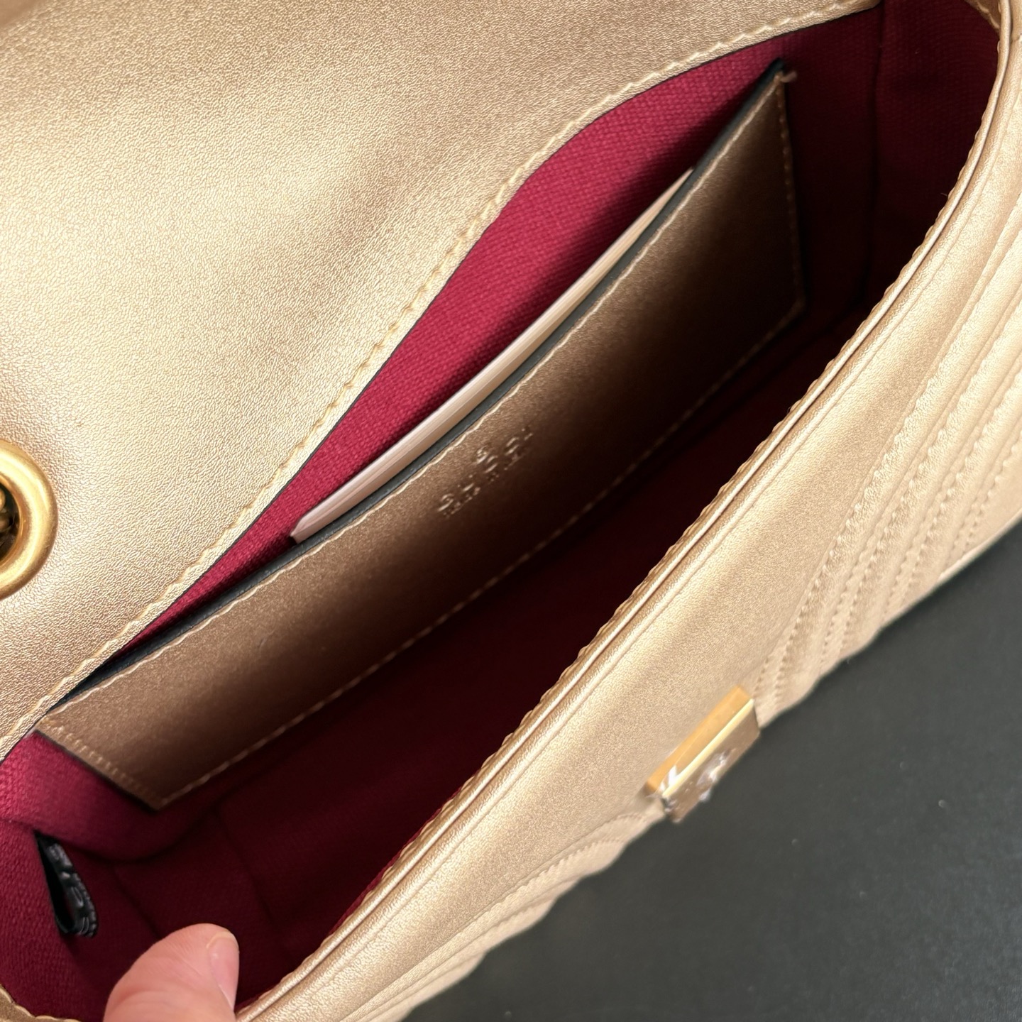 升级版实拍#

款号：
尺寸：22-6-13cm

GG marmont  小号
小号较小可爱 空间容量