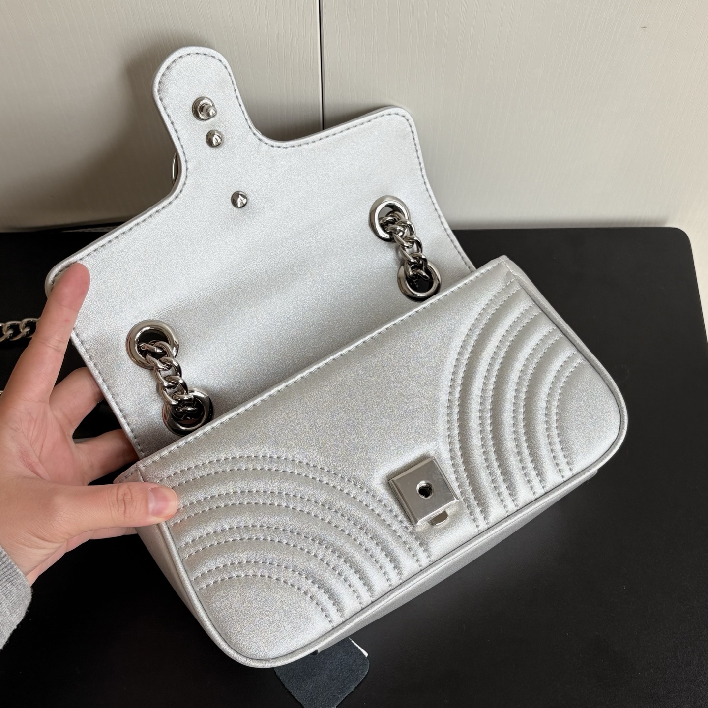 升级版实拍#

款号：
尺寸：22-6-13cm

GG marmont  小号
小号较小可爱 空间容量