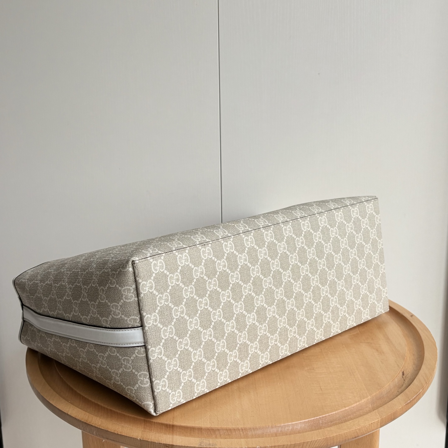 实拍#大号

型号：
尺寸：38x25.5x15cm

这款购物袋GG图案和条纹织带这两种品牌颇有辨识性